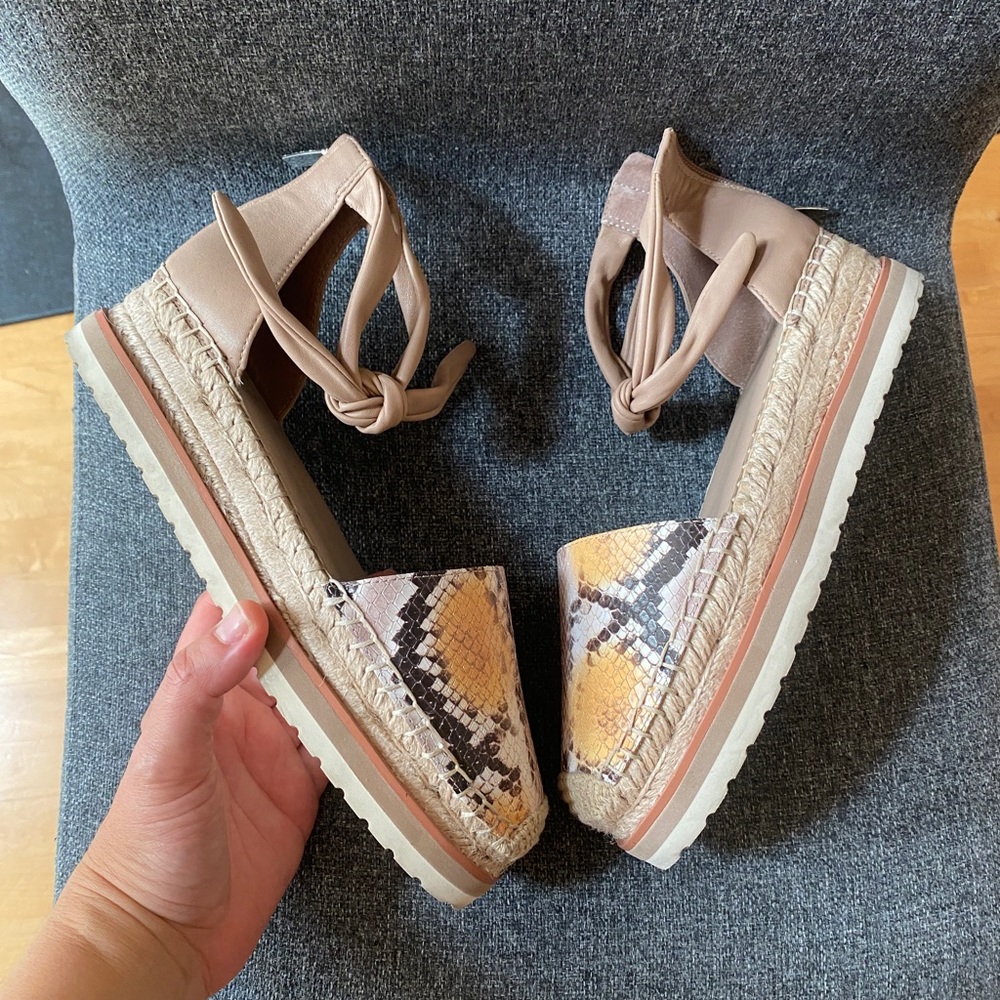 VINCE CAMUTO Printed Espadrilles Sandals